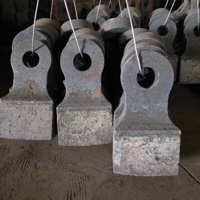 ZG120Mn13Cr2 Castings And Forgings Hammer Crusher Parts High Chrome Hammer Head